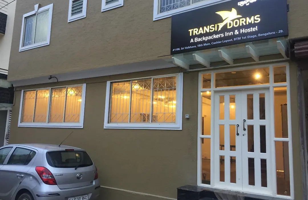 Transit Dorms - A Backpackers Inn & Hostel-1