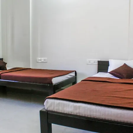 Transit Dorms - A Backpackers Inn & Hostel-3